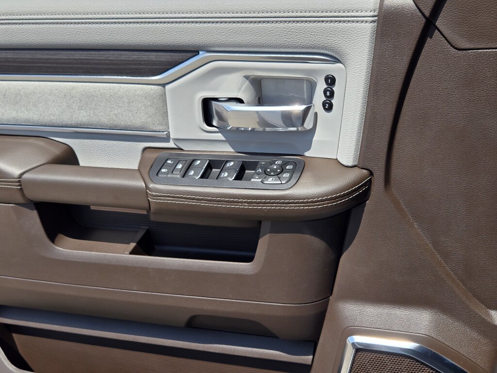 New 2026 RAM 2500 Laramie AWD/4WD image 7