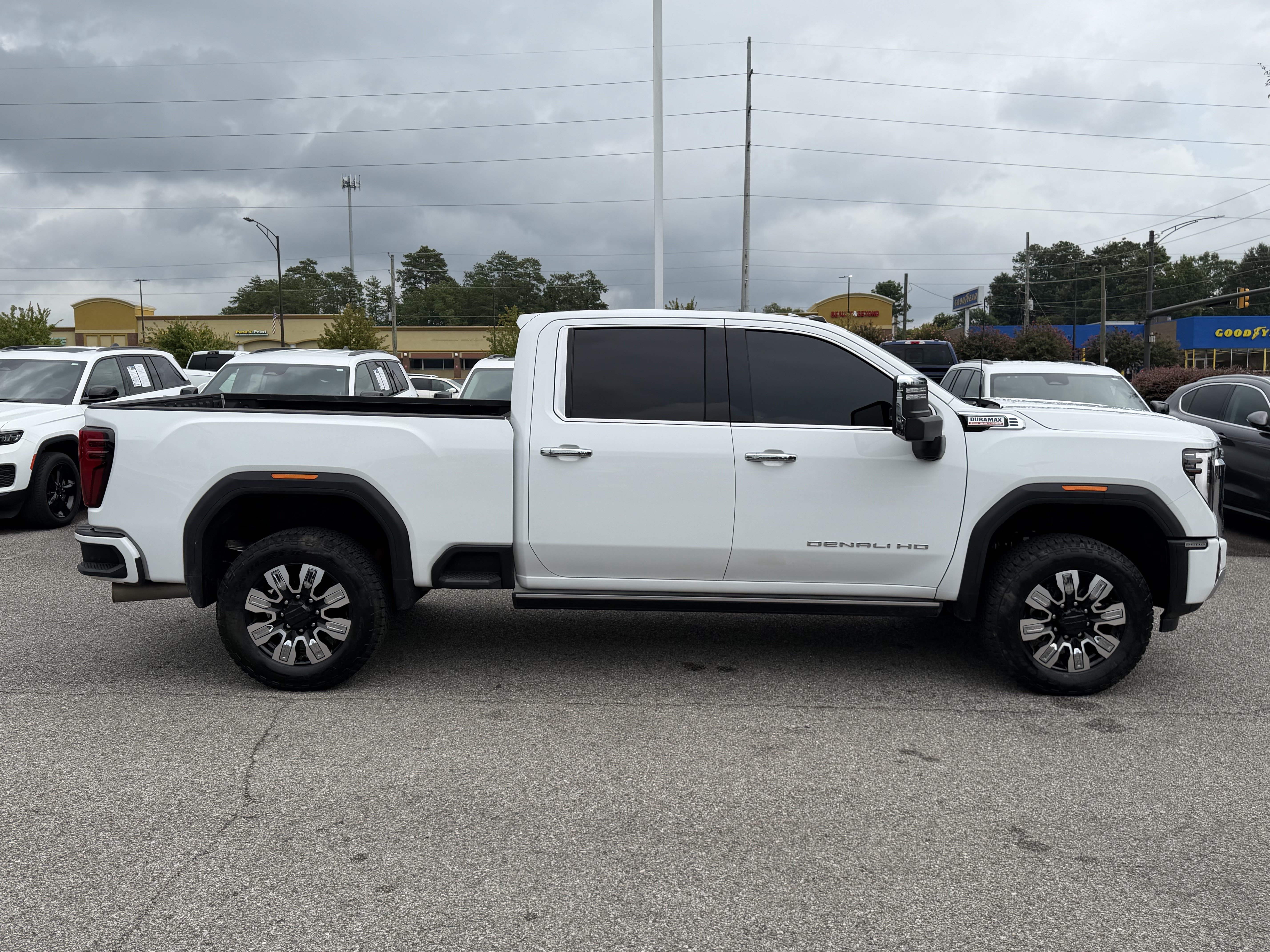 Used 2026 GMC Sierra 2500 Denali w/ Denali Reserve Package AWD/4WD image 11