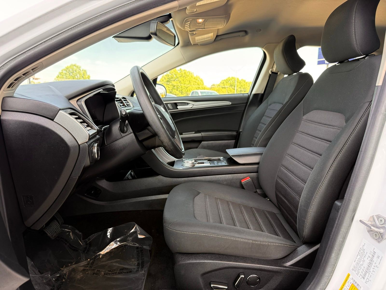 Used 2019 Ford Fusion SE FWD image 13