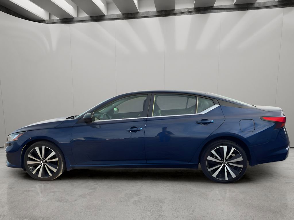 Used 2022 Nissan Altima 2.5 SR image 2