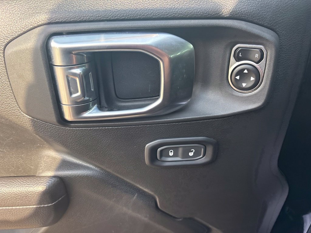 Certified 2023 Jeep Gladiator Sport AWD/4WD image 12