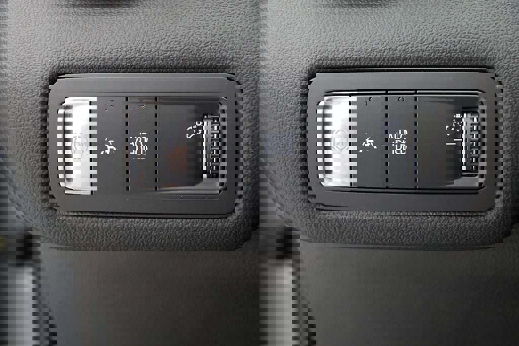 Used 2024 Chevrolet Blazer EV RS image 28