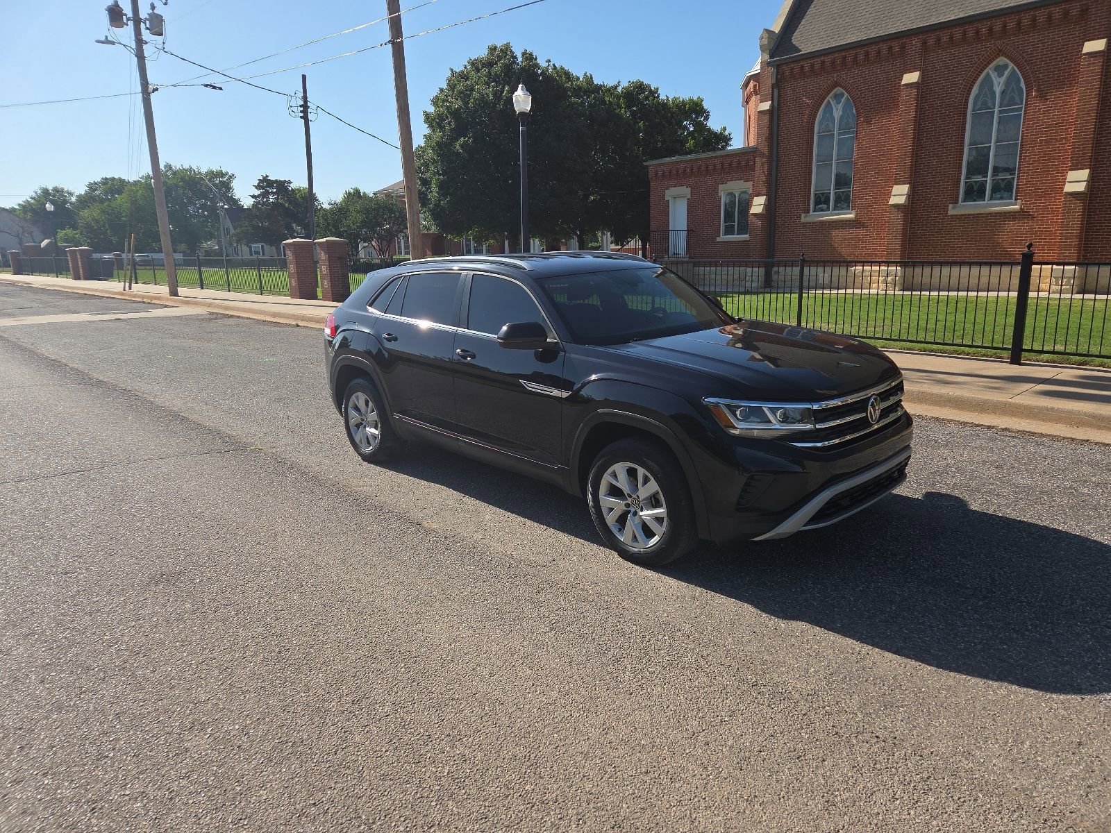 Used 2021 Volkswagen Atlas Cross Sport S FWD image 2