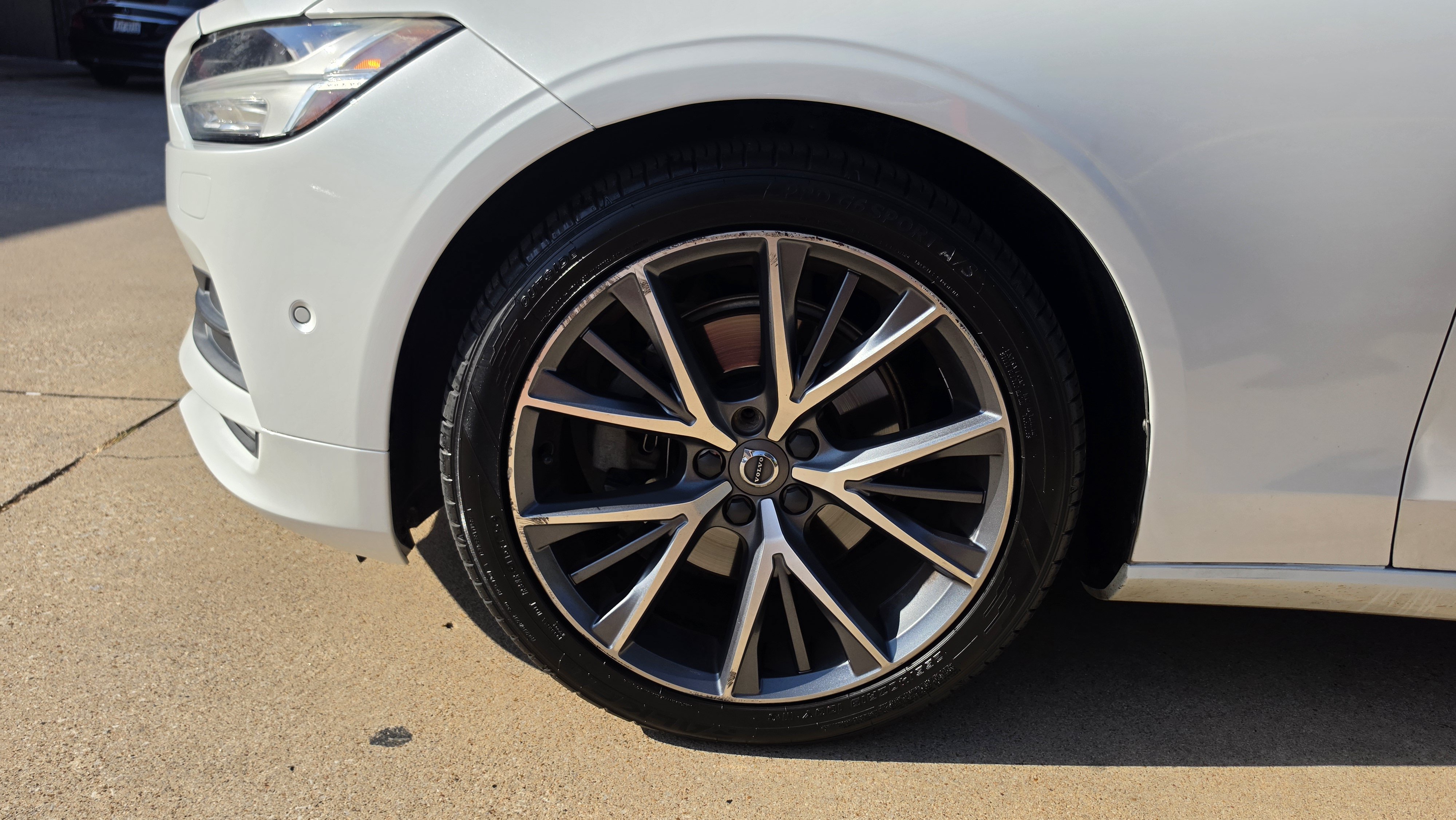 Used 2018 Volvo S90 T5 Momentum FWD image 13
