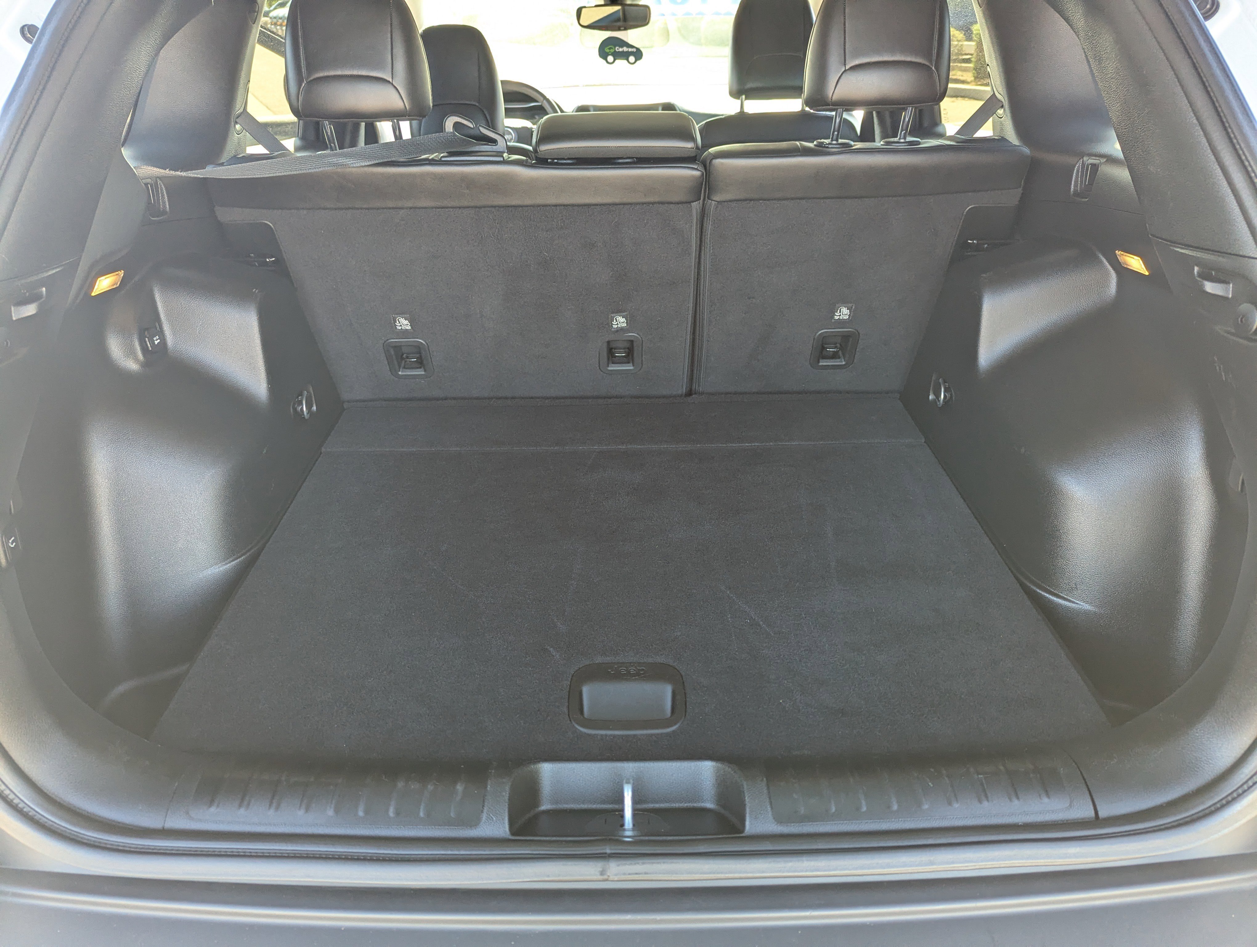 Used 2023 Jeep Cherokee Altitude Lux image 11