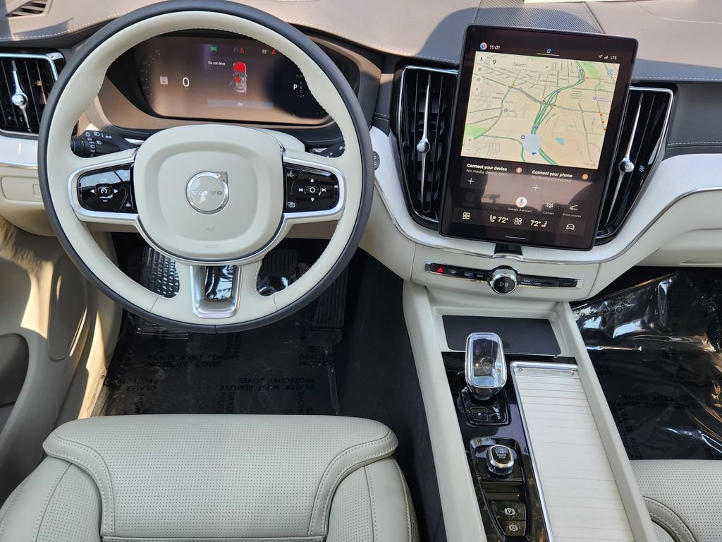 New 2026 Volvo XC60 T8 Ultra w/ Climate Package PRO AWD/4WD image 3