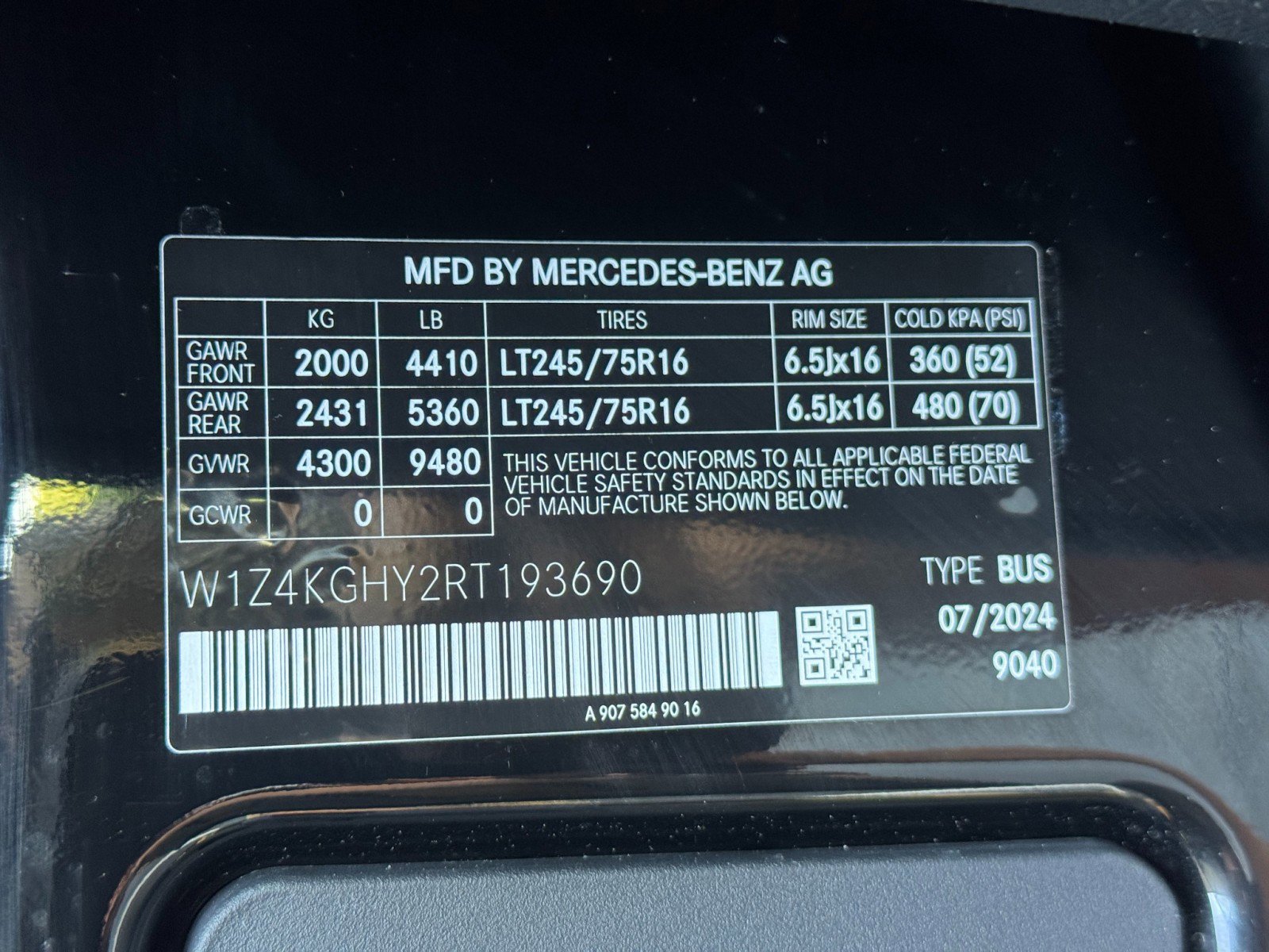 Used 2024 Mercedes-Benz Sprinter 2500 image 40