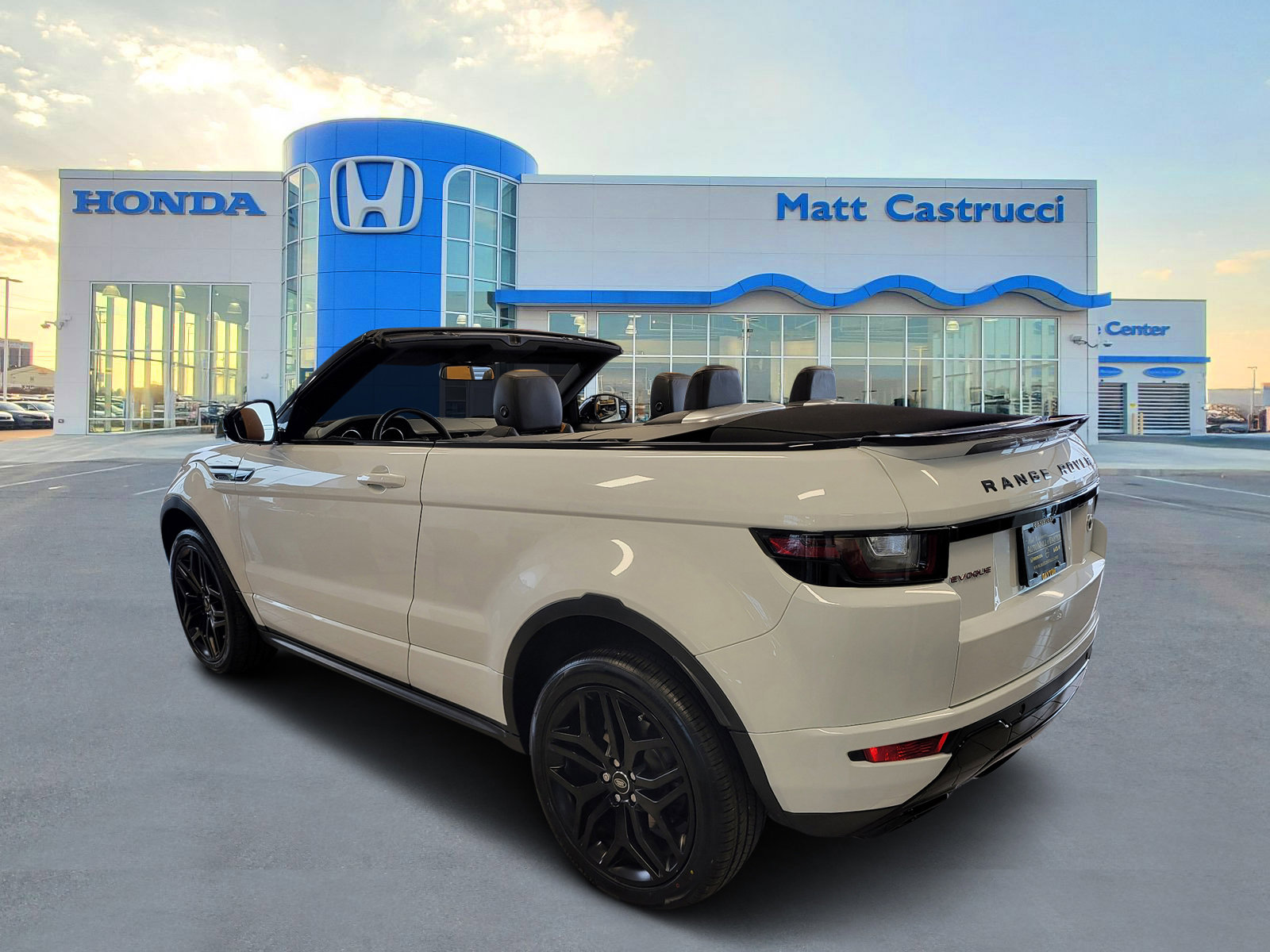 Used 2019 Land Rover Range Rover Evoque HSE Dynamic image 3