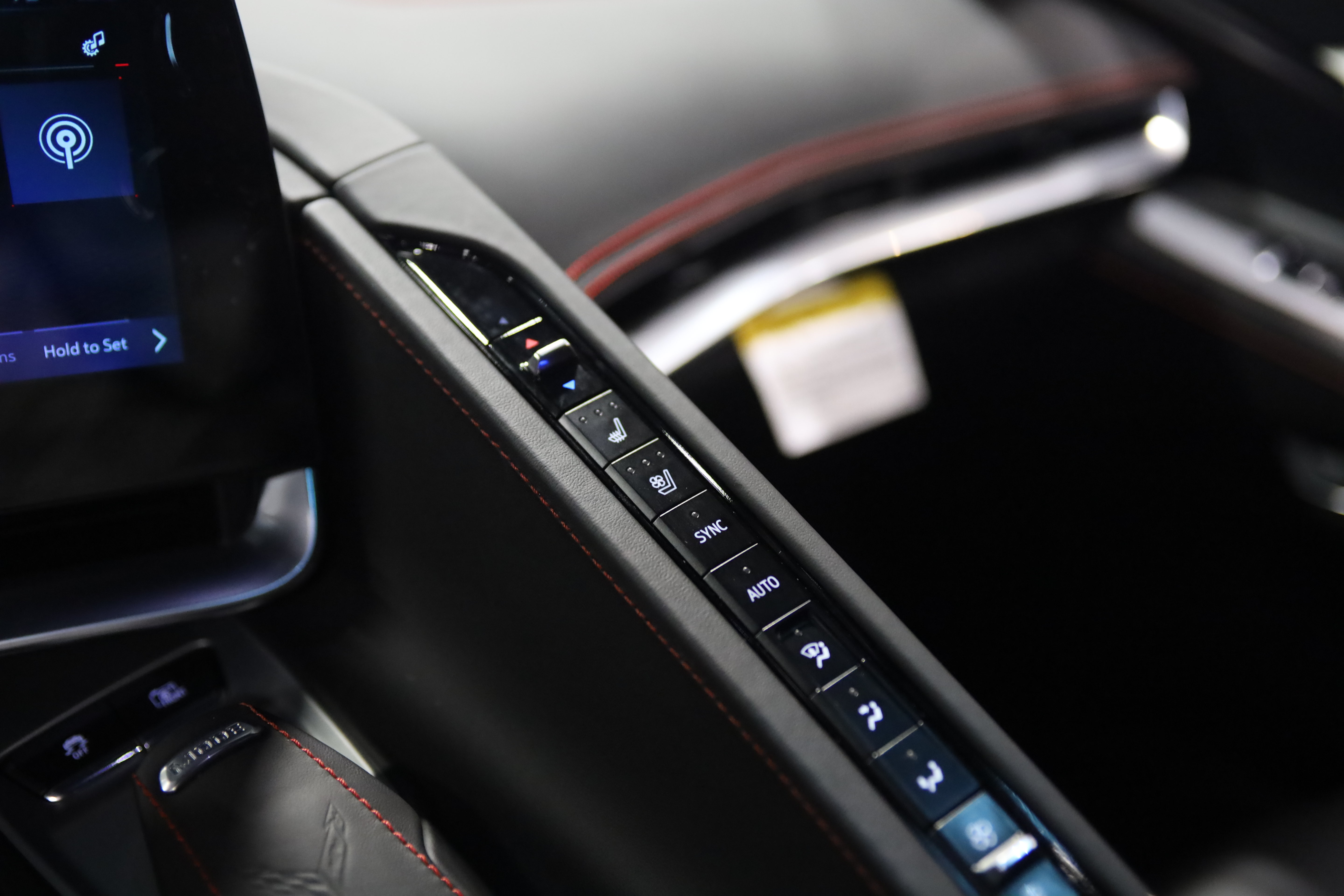 Used 2024 Chevrolet Corvette Stingray Premium Cpe w/ Z51 Performance Package RWD image 33