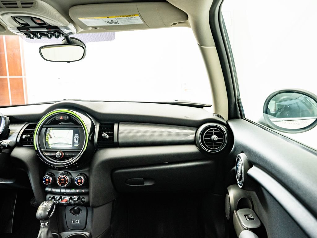 Used 2018 MINI Cooper 2-Door Hardtop FWD image 39