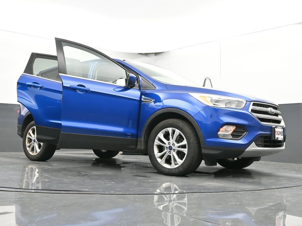 Used 2017 Ford Escape SE image 59