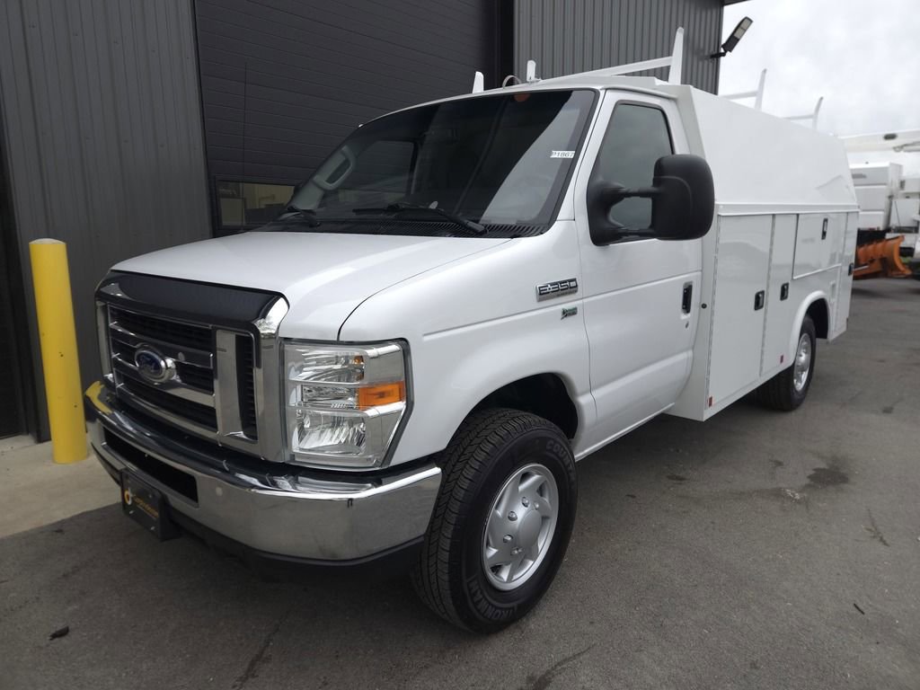 Used 2016 Ford E-350 and Econoline 350 Super Duty w/ Power Windows & Locks Group RWD image 2