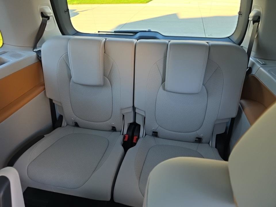 Used 2025 Volkswagen ID. Buzz Pro S Plus AWD/4WD image 9