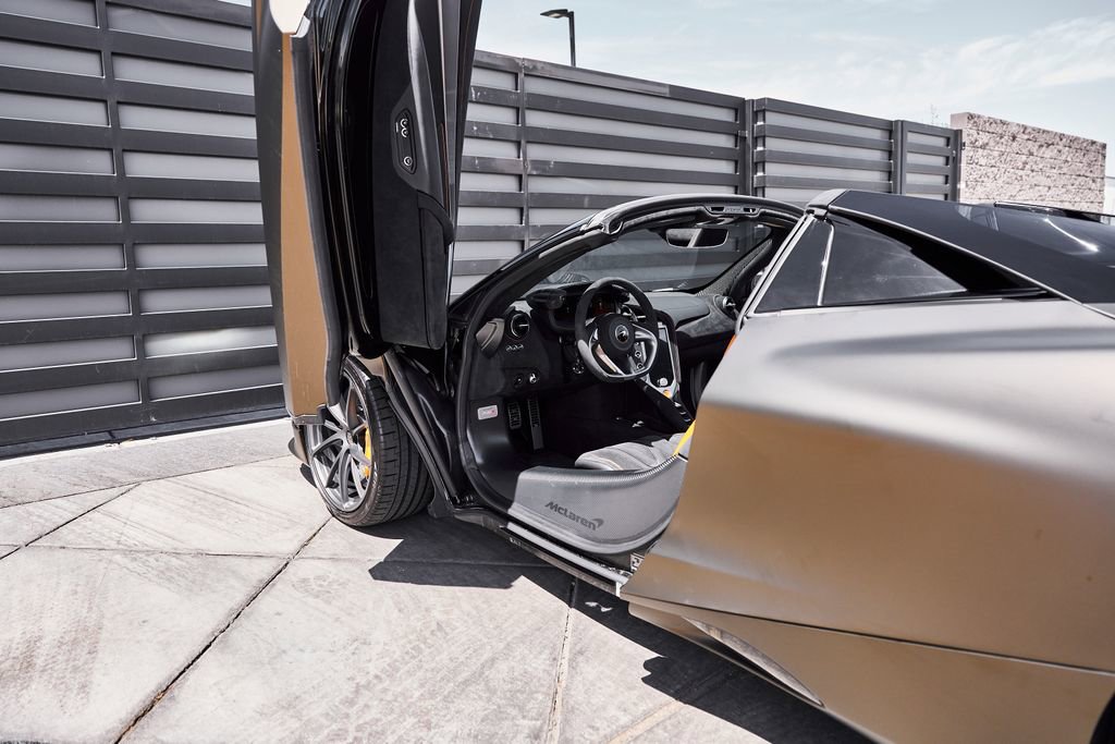 Used 2025 McLaren 750S Spider RWD image 33