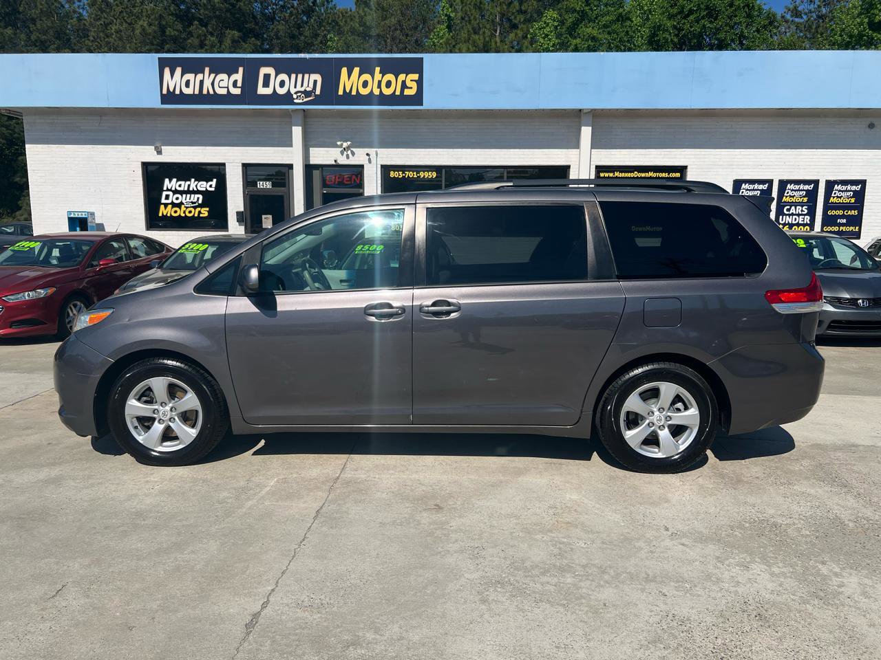 Used 2011 Toyota Sienna LE FWD image 9