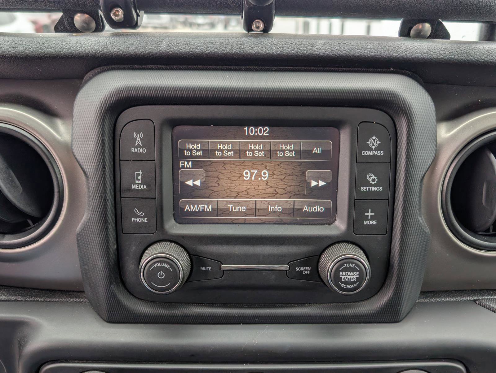 Used 2020 Jeep Gladiator Sport image 22