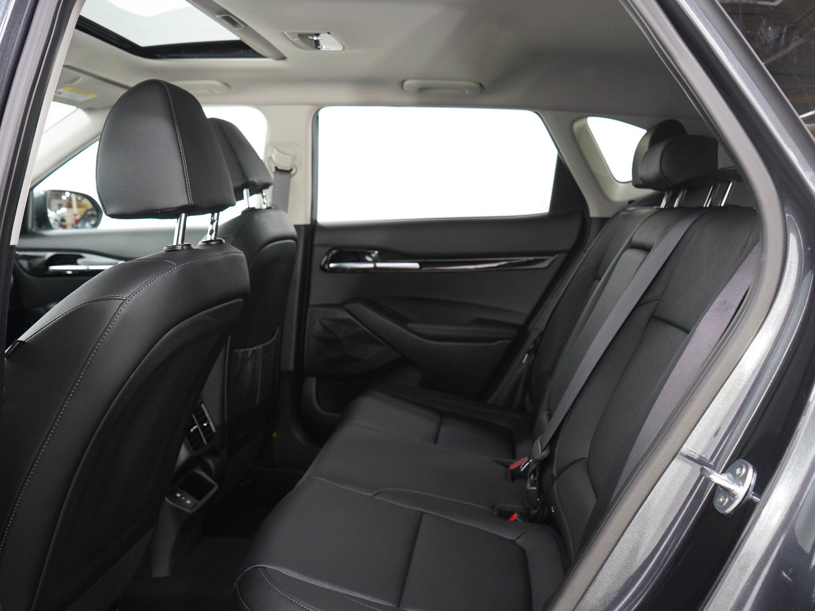 Used 2025 Kia Seltos EX w/ EX Sunroof Package AWD/4WD image 15