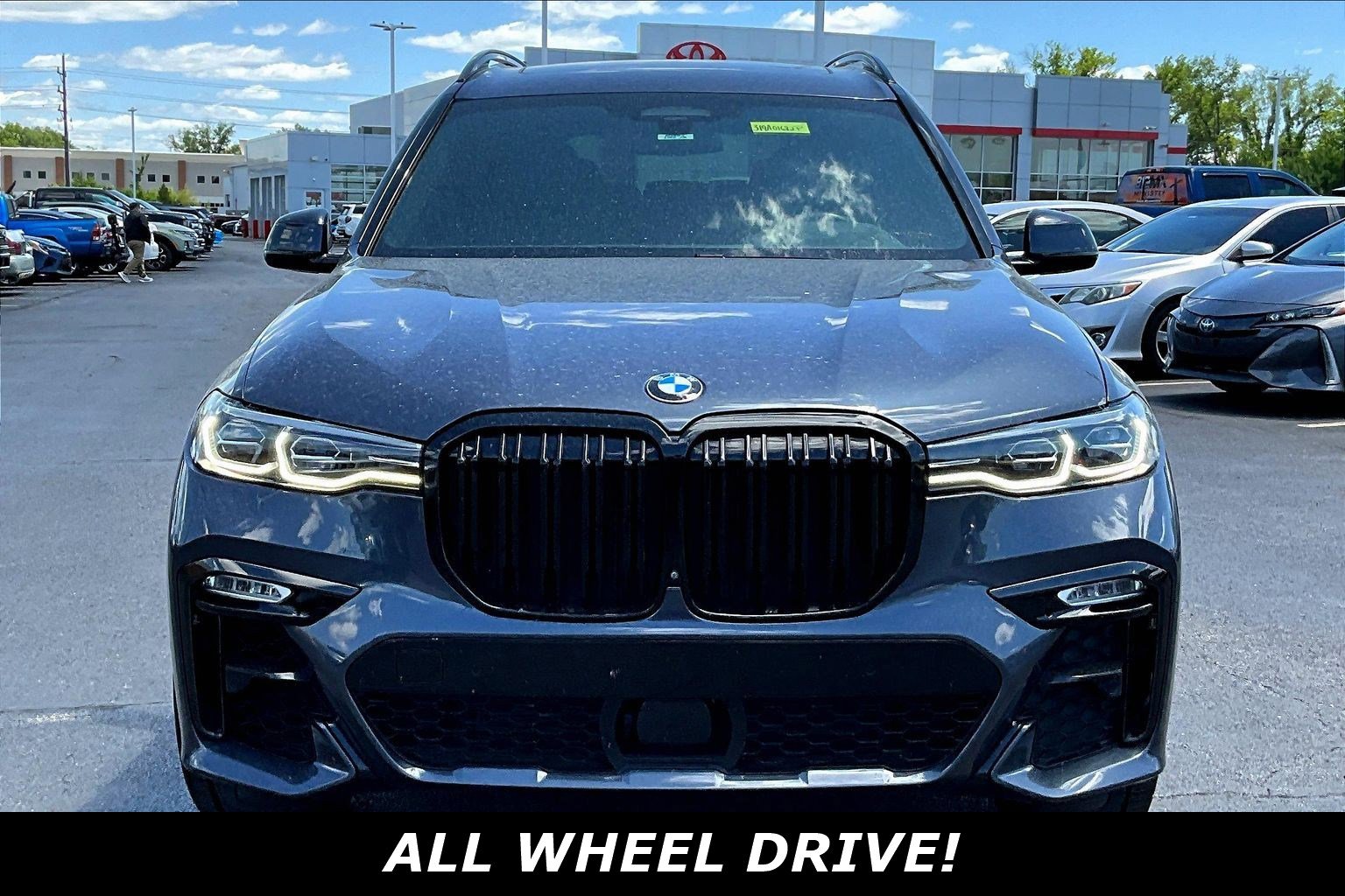 Used 2020 BMW X7 xDrive40i w/ M Sport Package AWD/4WD image 2