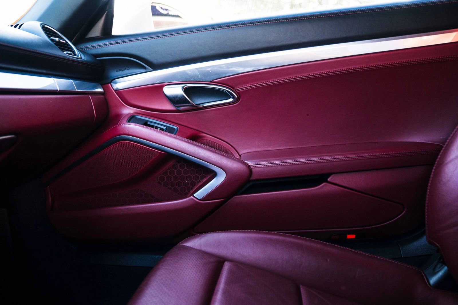 Used 2017 Porsche 718 Boxster RWD image 46
