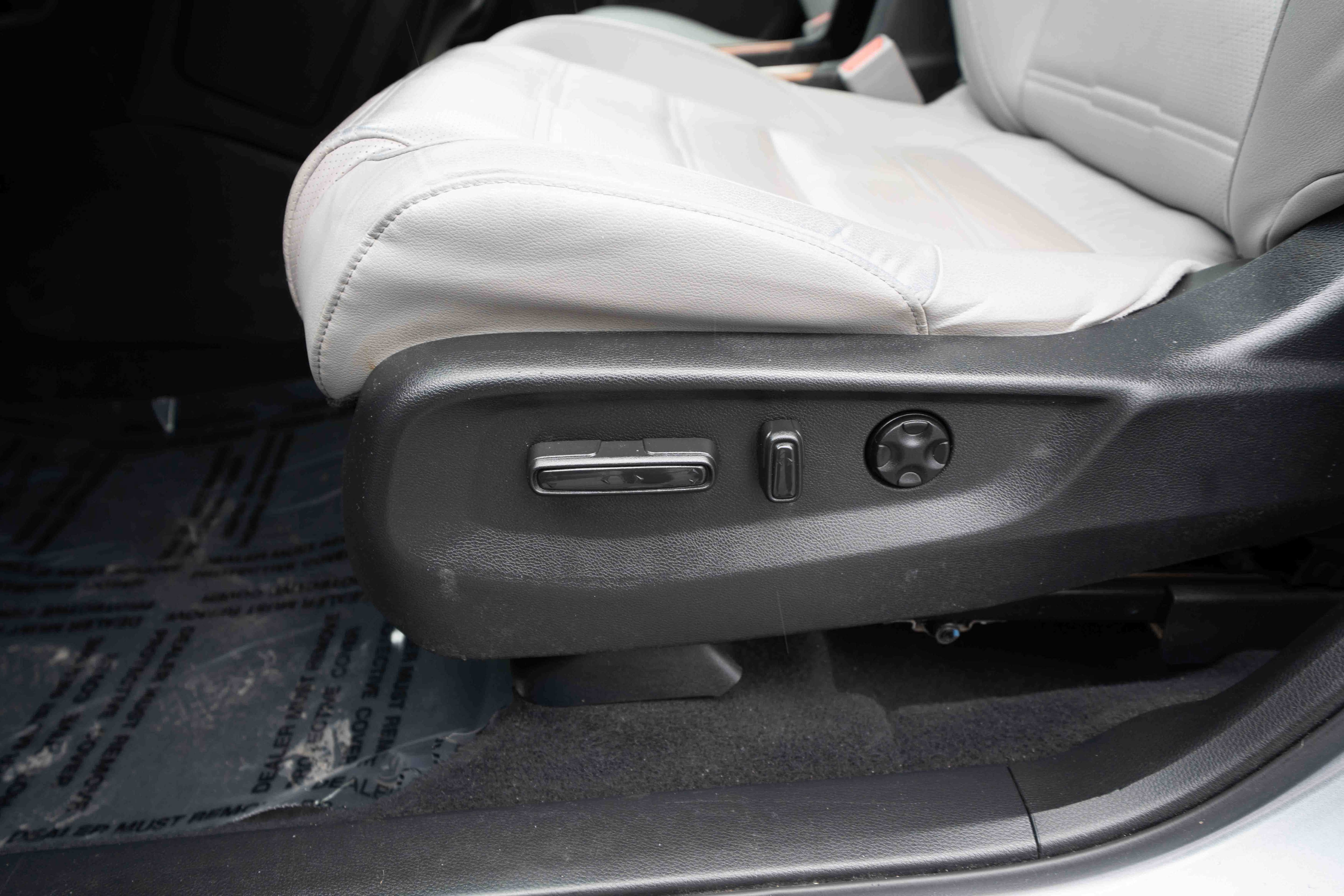 Used 2020 Honda CR-V Touring image 11