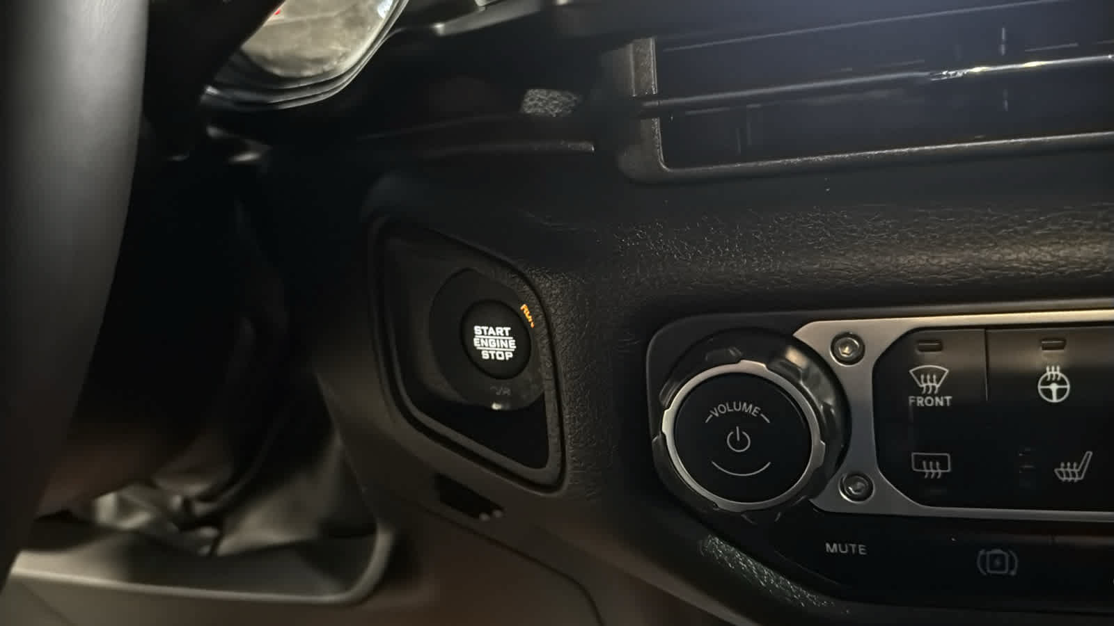 Used 2024 Jeep Wrangler Unlimited w/ Convenience Group AWD/4WD image 20