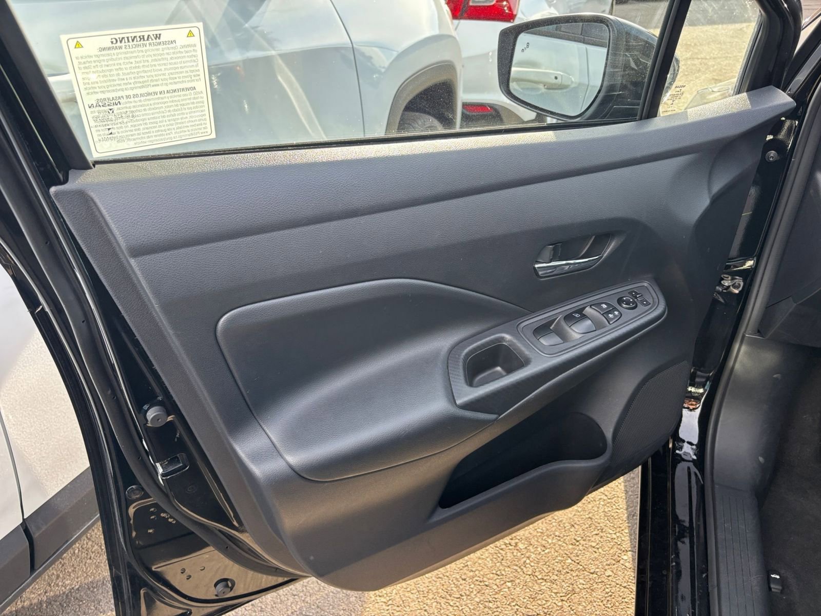 Used 2025 Nissan Versa SV image 18