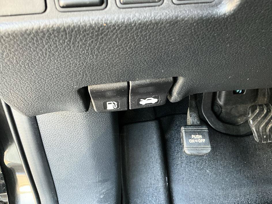 Used 2017 Nissan Rogue S AWD/4WD image 15