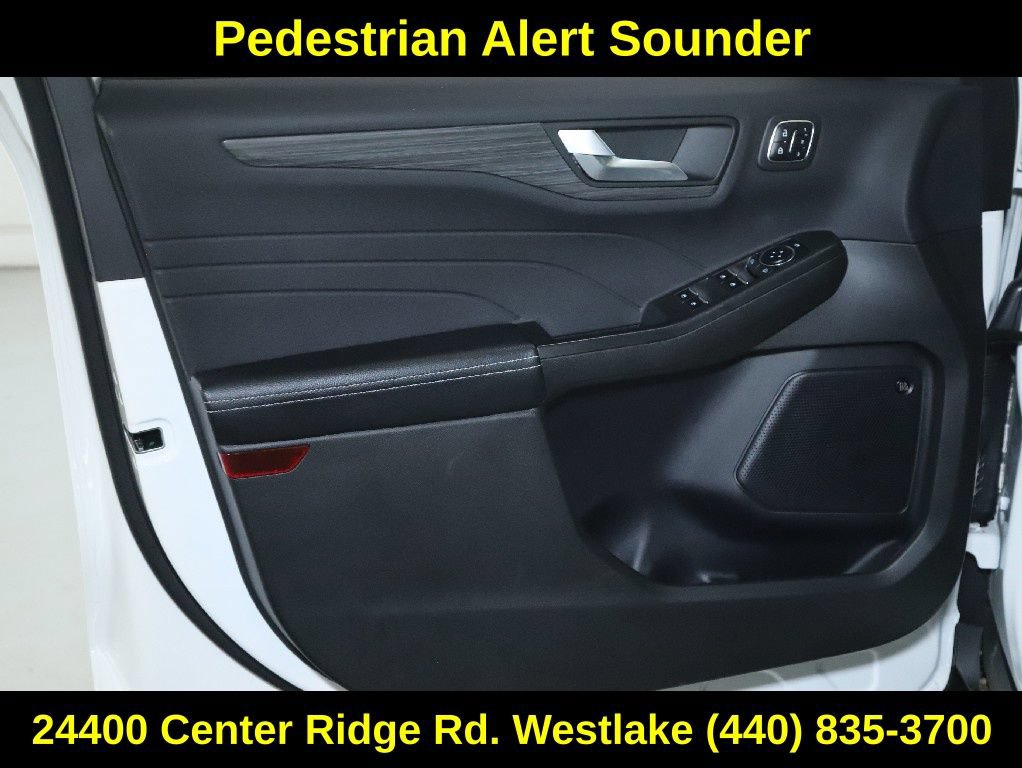 Used 2023 Ford Escape Platinum w/ Premium Technology Package AWD/4WD image 16