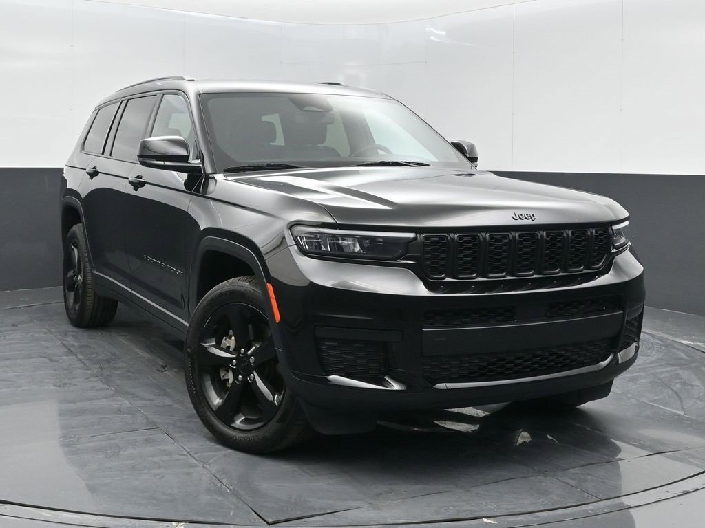 Used 2022 Jeep Grand Cherokee L Laredo image 2