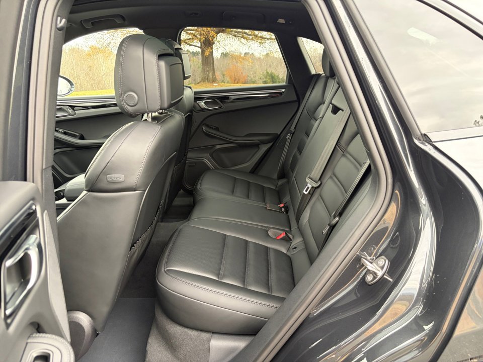 Certified 2026 Porsche Macan Turbo AWD/4WD image 20