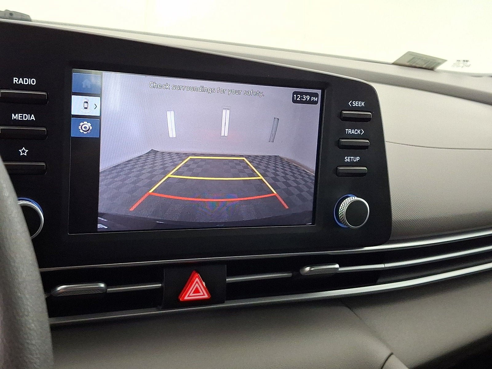 Used 2025 Hyundai Elantra SE w/ Cargo Package FWD image 7