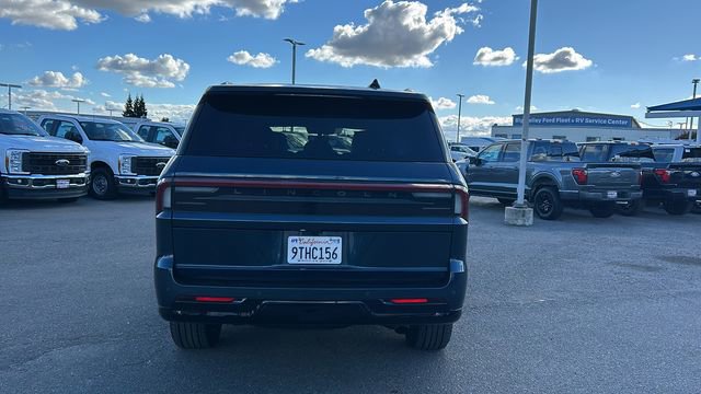 Used 2025 Lincoln Navigator Reserve image 5