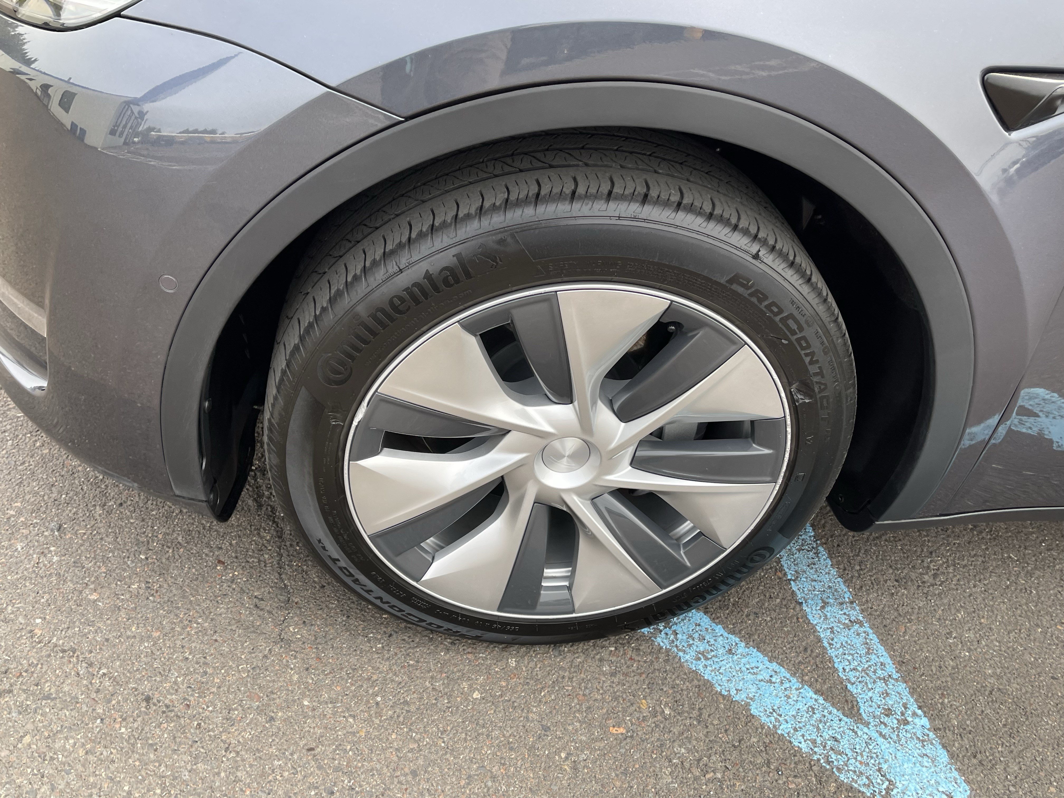 Used 2022 Tesla Model Y Long Range AWD/4WD image 9