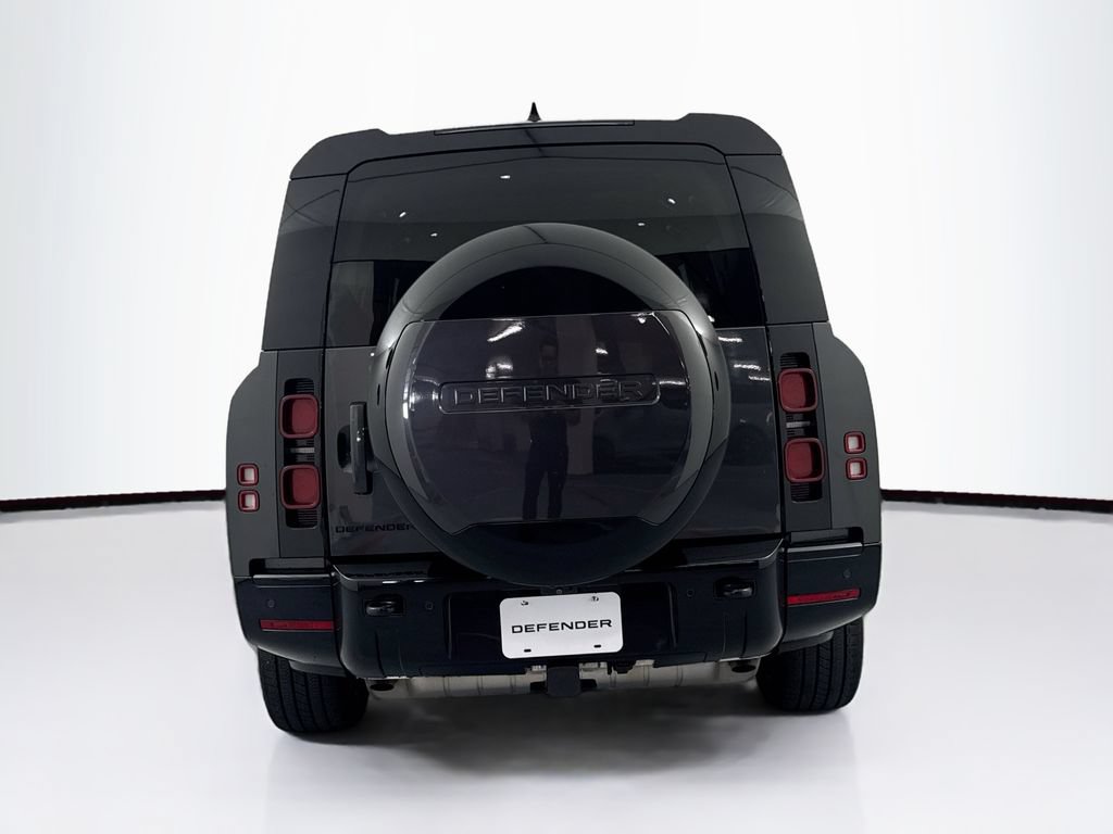 Used 2025 Land Rover Defender 130 X-Dynamic SE AWD/4WD image 6