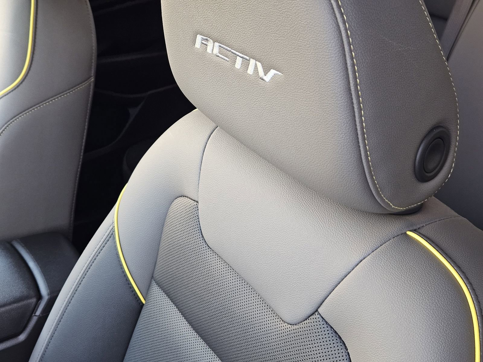 New 2026 Chevrolet Trax ACTIV w/ Sunroof Package image 25