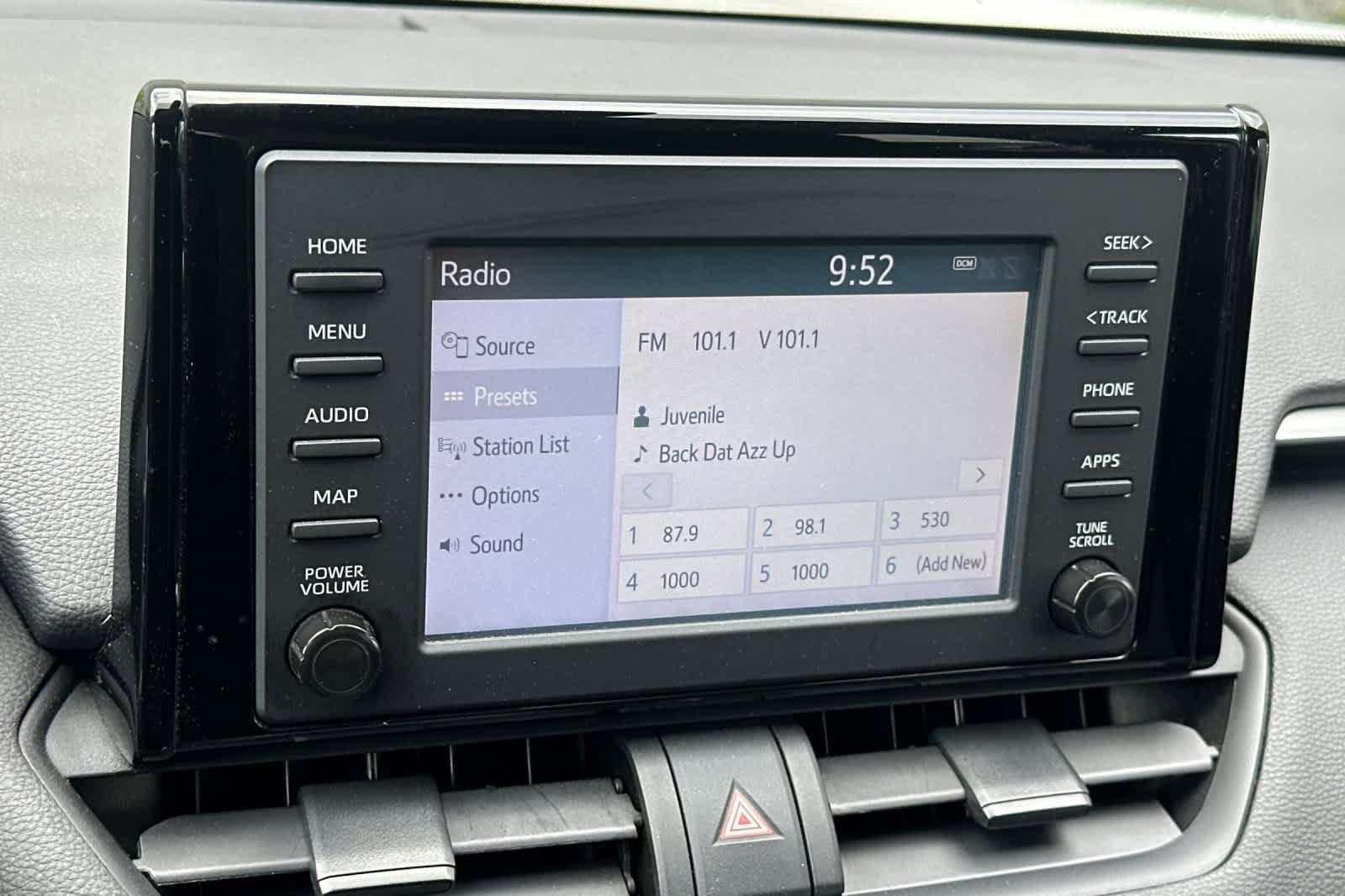 Used 2019 Toyota RAV4 LE w/ Carpet Mat Package FWD image 20