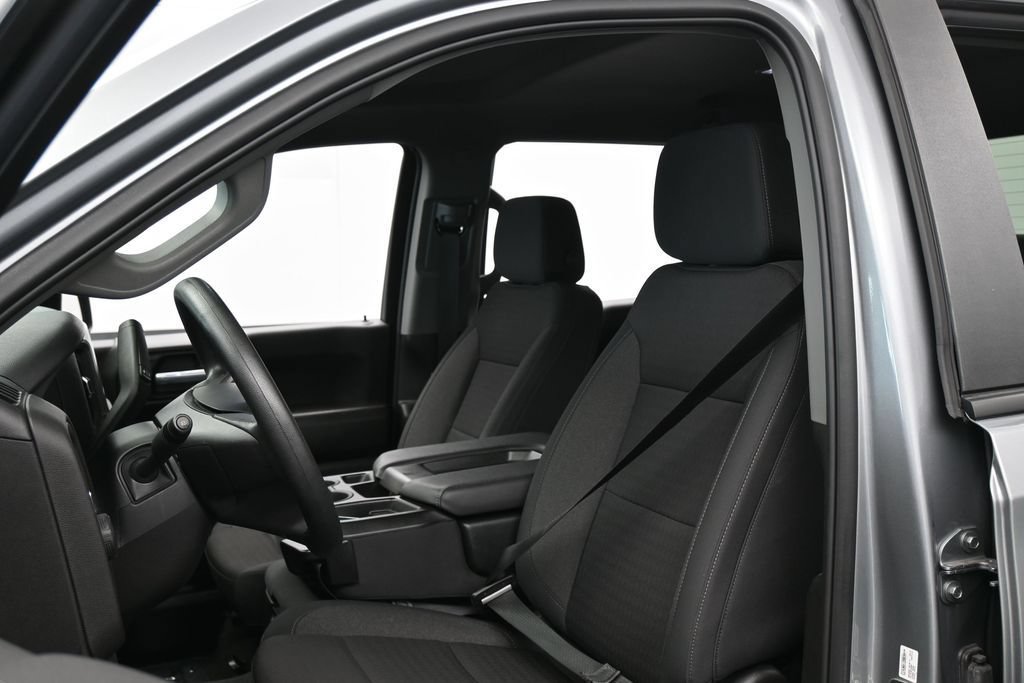 Used 2025 Chevrolet Silverado 1500 Custom w/ Turbomax Blackout Package RWD image 10