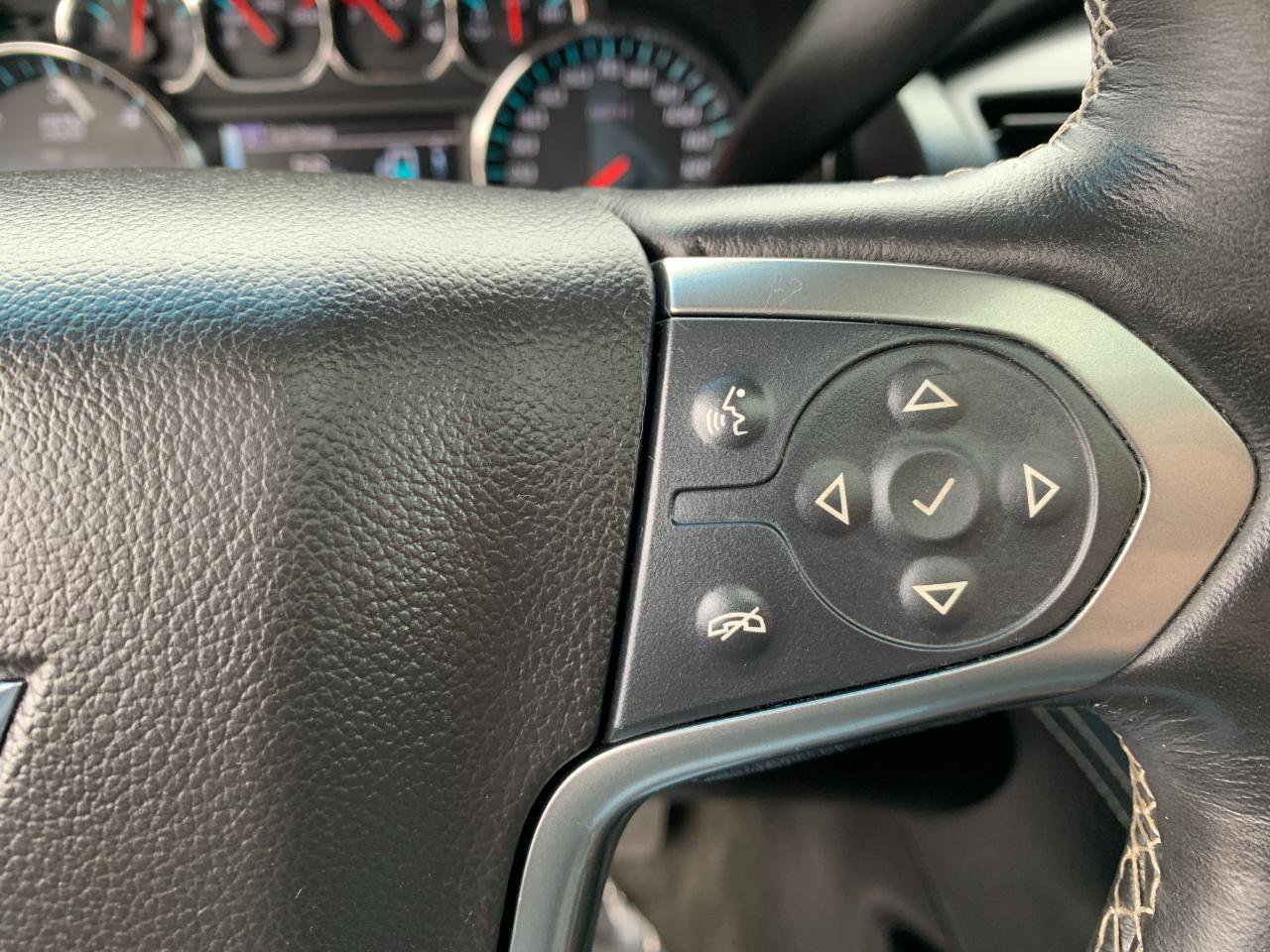 Used 2015 Chevrolet Tahoe LTZ AWD/4WD image 22