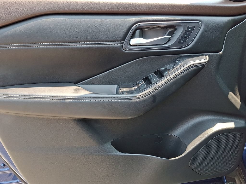 Certified 2023 Nissan Rogue SL w/ SL Premium Package AWD/4WD image 14