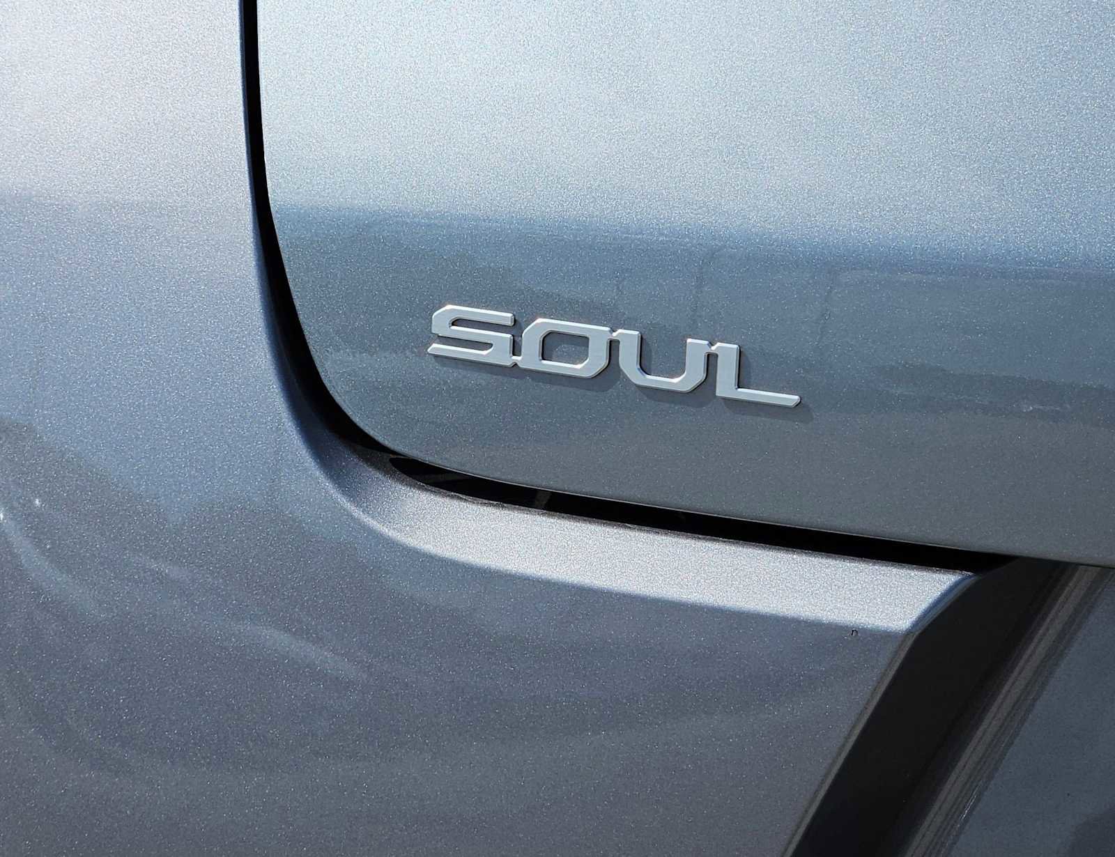 Certified 2025 Kia Soul LX FWD image 11