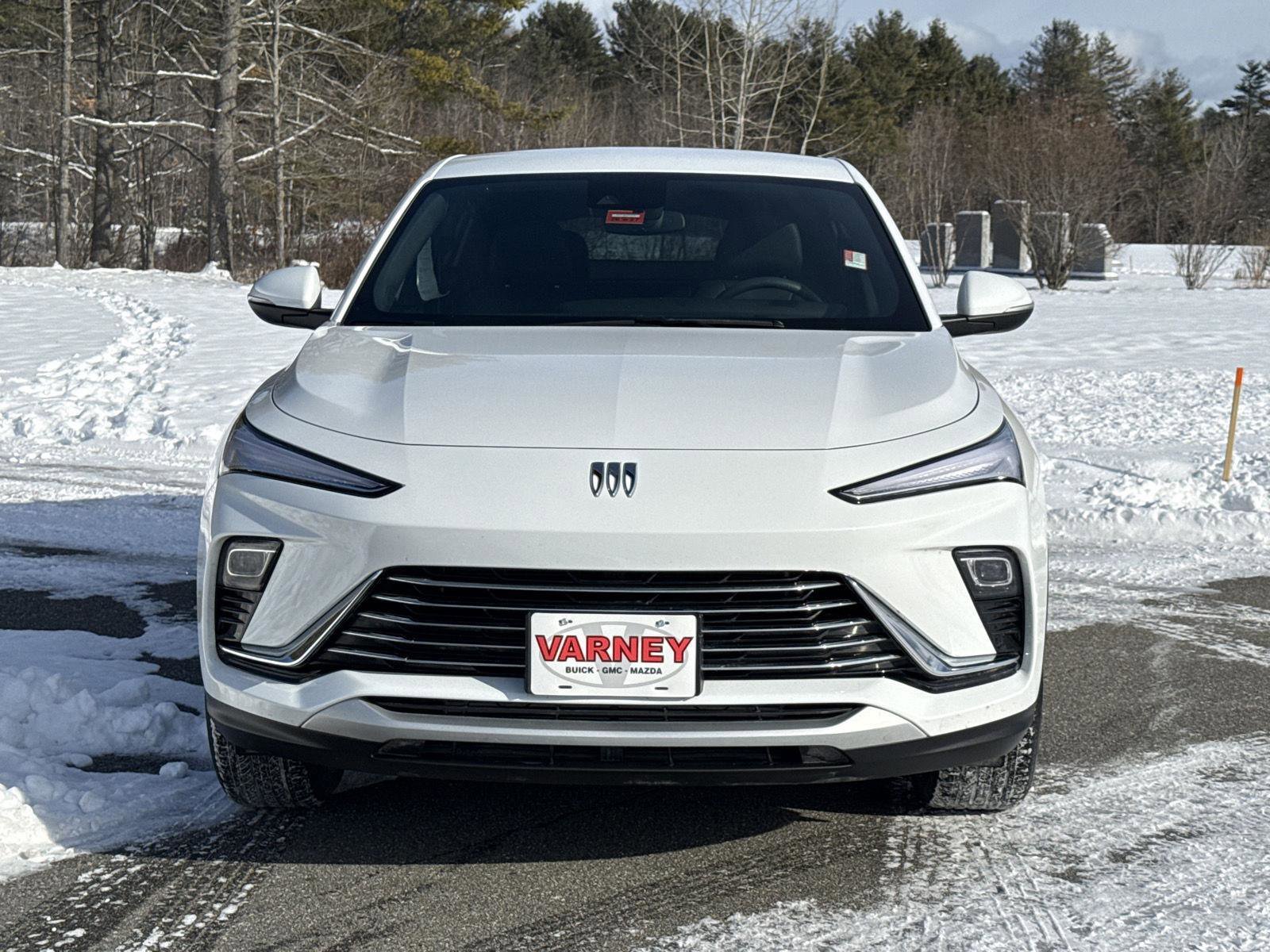 Used 2024 Buick Envista Preferred w/ Advanced Safety Package image 2