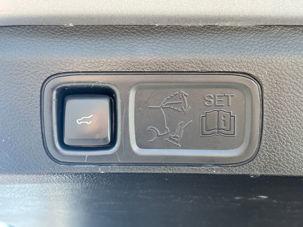 Used 2021 Ford Expedition XLT image 18