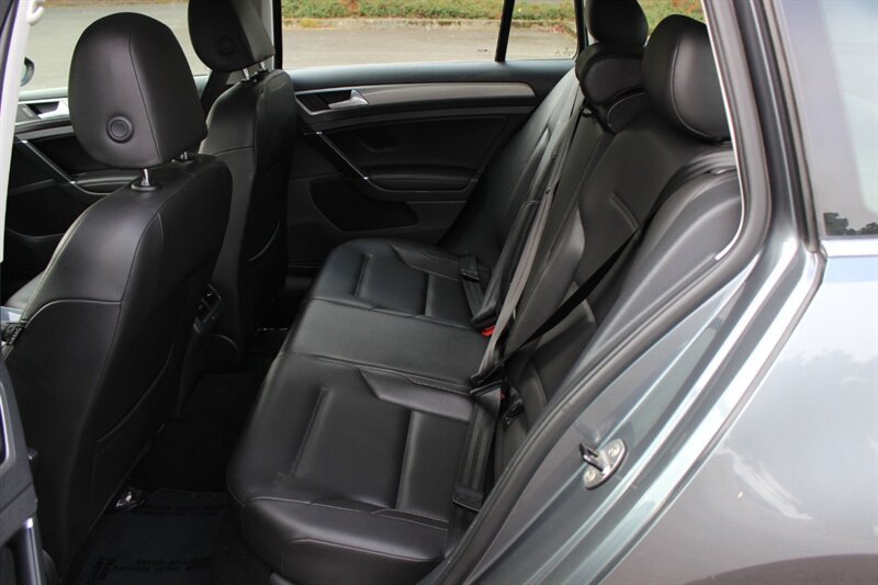 Used 2015 Volkswagen Golf TDI S FWD image 13