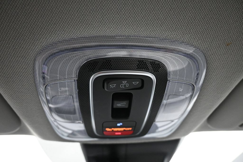 Used 2024 Hyundai Elantra Limited FWD image 17