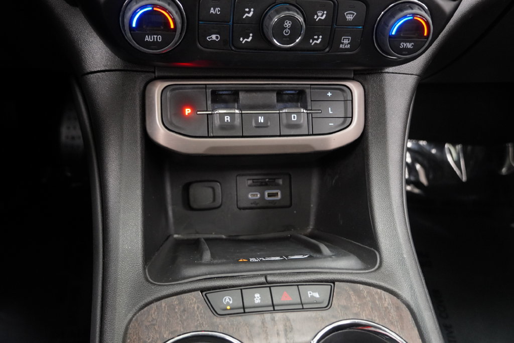 Certified 2023 GMC Acadia Denali w/ Denali Technology Package FWD image 23
