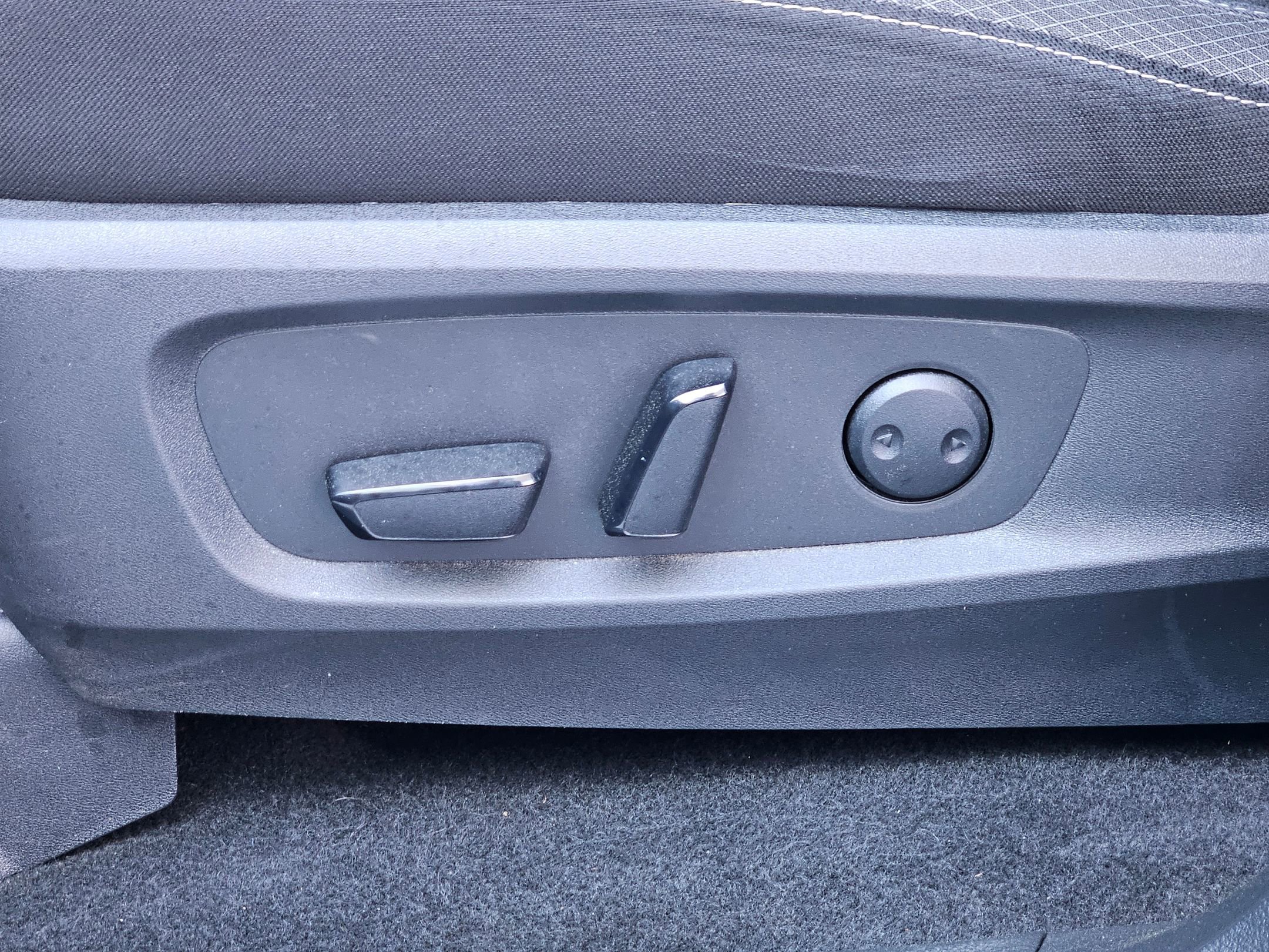 Used 2024 Nissan Pathfinder SV image 20