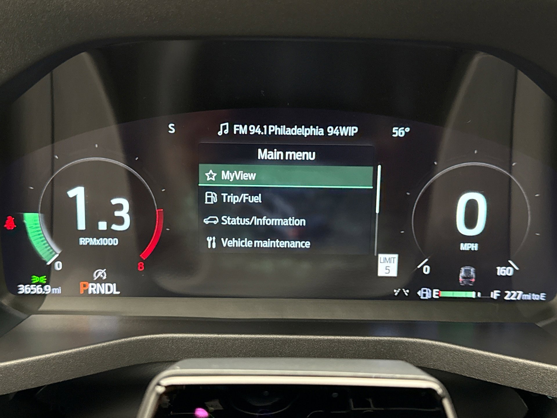 Used 2025 Ford Explorer ST-Line image 13