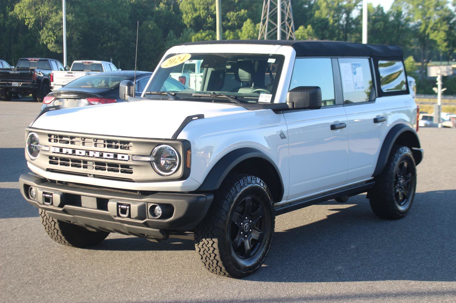 Used 2024 Ford Bronco Black Diamond AWD/4WD image 3