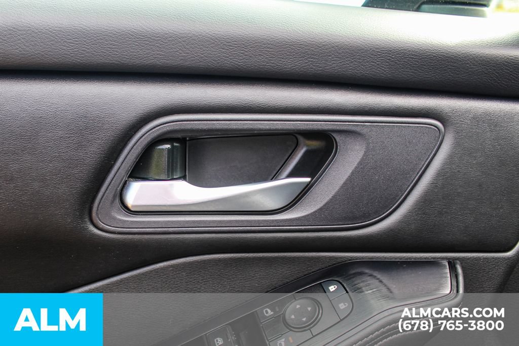 Used 2024 Nissan Rogue SV AWD/4WD image 39