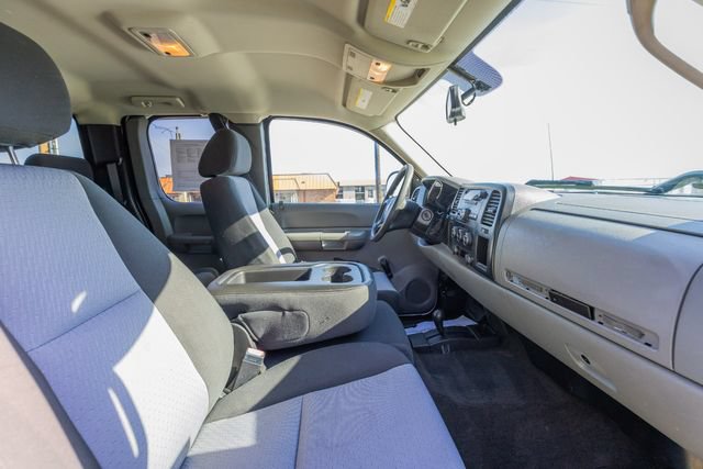 Used 2007 Chevrolet Silverado 1500 W/T w/ Towing Package AWD/4WD image 16